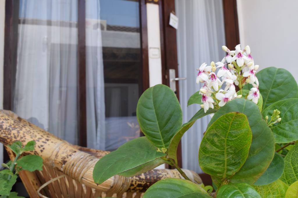 Gili Sands Hotel & Bar Джили Трауанган Стая снимка