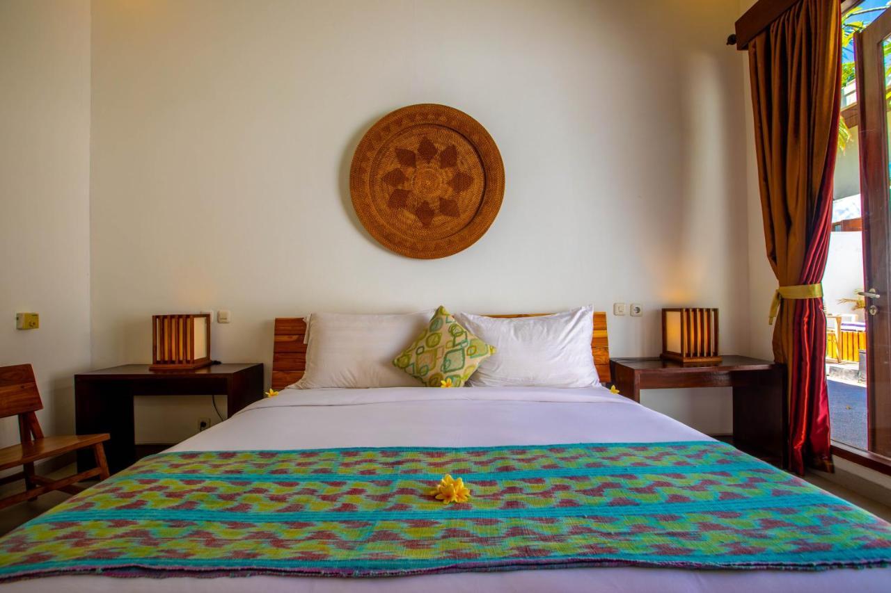 Gili Sands Hotel & Bar Джили Трауанган Екстериор снимка